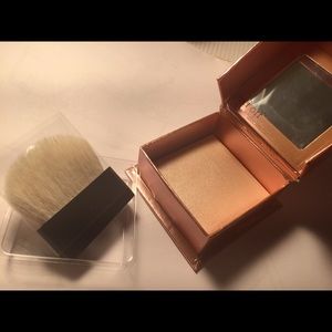 Benefit dandelion twinkle highlighter